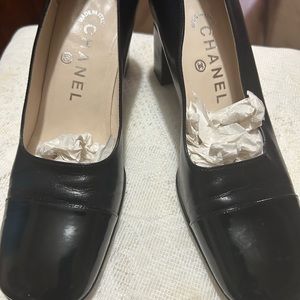 CHANEL Black heels 5.5 Gently worn in Excellent Condition